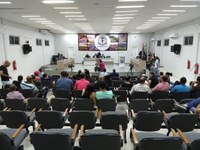 A Câmara de Vereadores aprova projeto de Lei que torna obrigatória a presença de intérprete da Língua Brasileira de Sinais (LIBRAS) em todas as repartições Públicas Municipais de Guanambi.