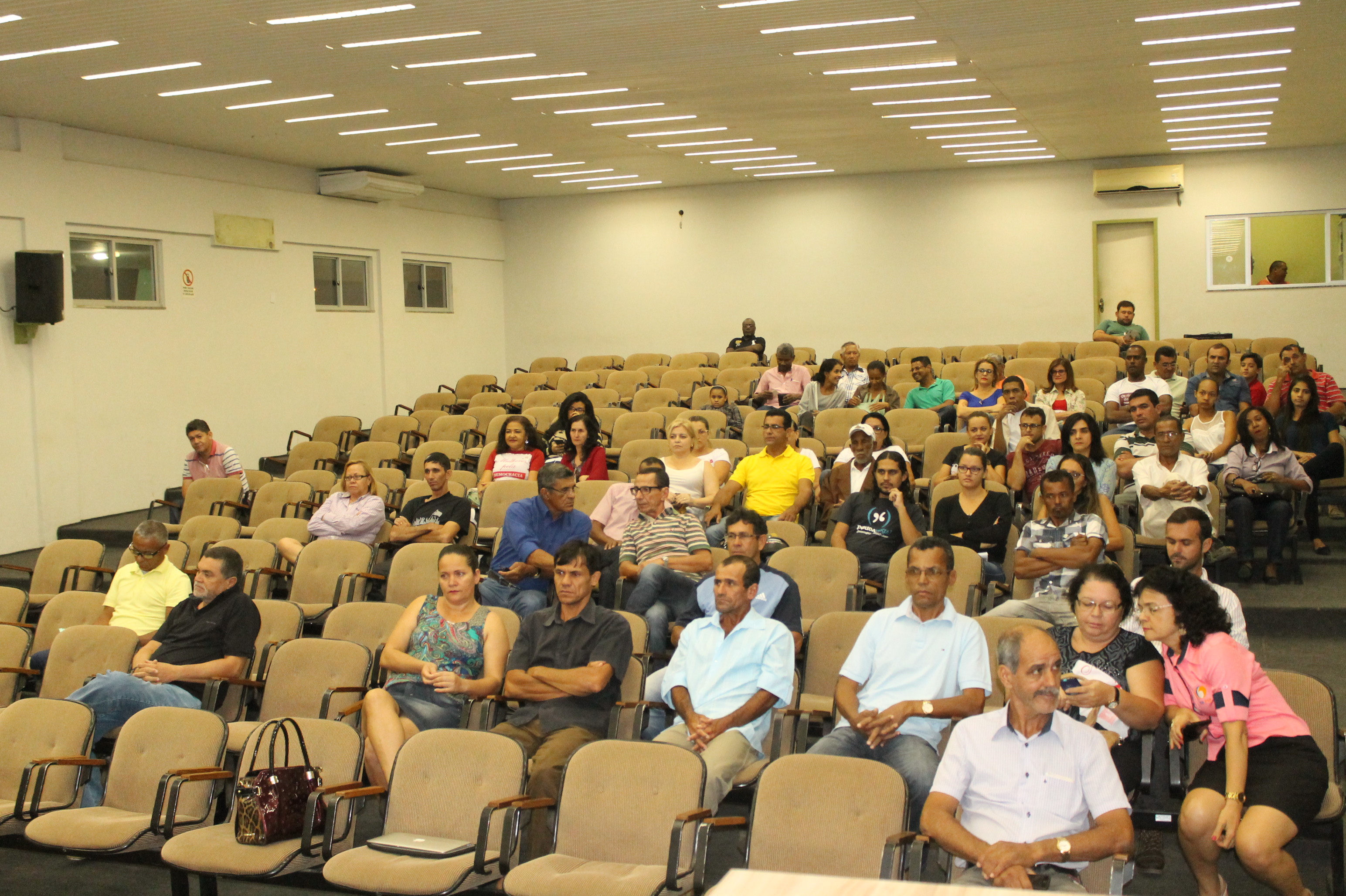 Câmara de Guanambi debate demandas da comunidade em sessão ordinária