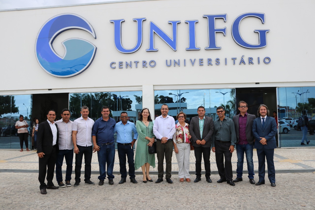 Câmara de Guanambi visita universidades visando discussão de projetos